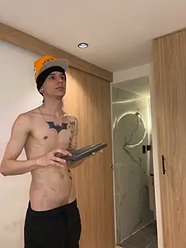 TheBatMansion Show Webcam