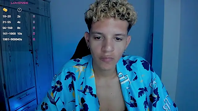 tylernovaのウェブカメラショー