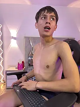 دردشة EVAN_TAY الجنسية المباشرة