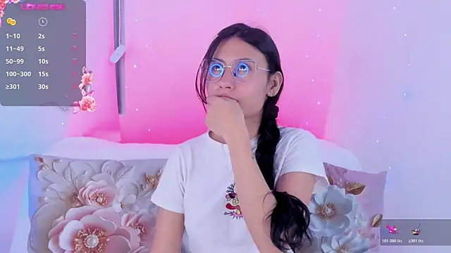 NayeCloud's Live XXX Chat