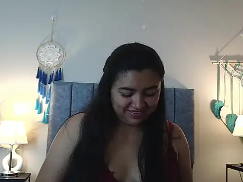 KatalynaSweet: διαδικτυακό σόου στην κάμερα