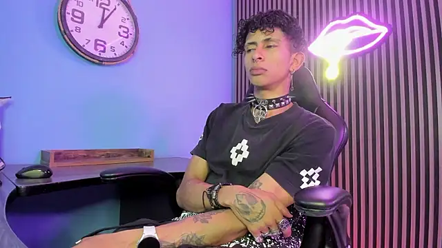 Show modela Maximoking26 na web-kameri