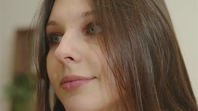 XXX chat uživo modela whisper_of_love