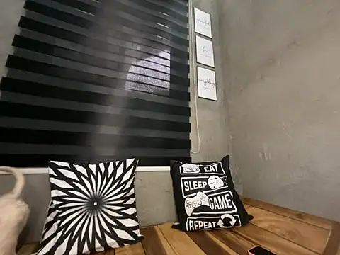 wild_apple69 Pertunjukan Webcam