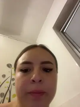 Show modela little_valen na web-kameri