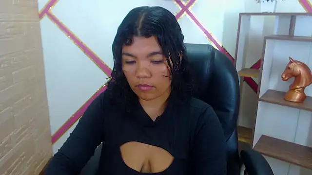 Živý XXX chat Heidy_Colins