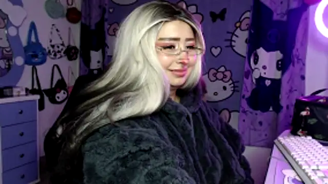 lussyevans24's Live XXX Chat