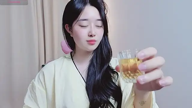 Chat +18 de Miu-999 ao vivo