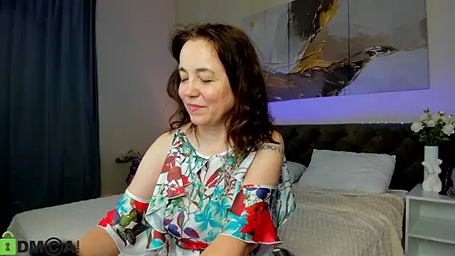 Kira_Adler লাইভ XXX চ্যাট