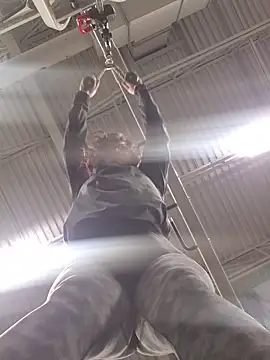 wildyoungNhornyのライブXXXチャット