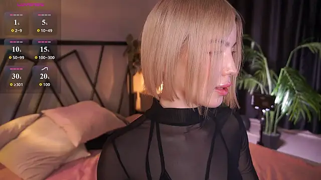 LindaThackerのライブXXXチャット