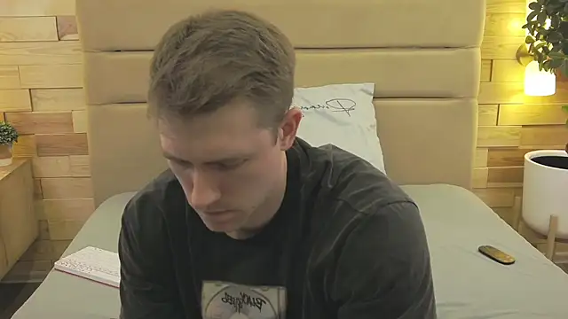 EthanPinkman 在線直播表演