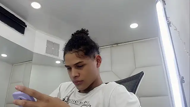 MattyMaxx_: διαδικτυακό σόου στην κάμερα