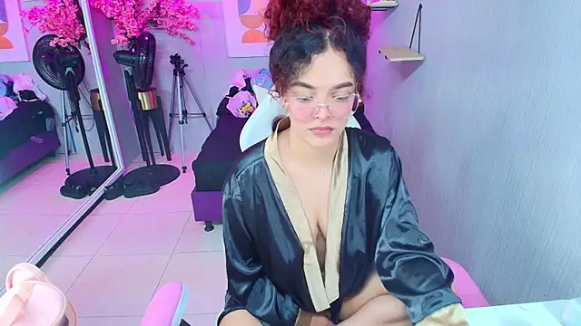 Chat +18 de Maggy_t18 ao vivo