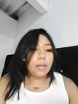 emma_purple_ Chat XXX in diretta