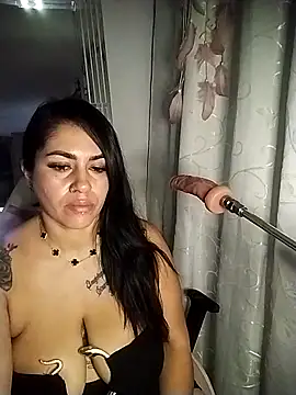 Chat +18 de chelaqueen_ ao vivo