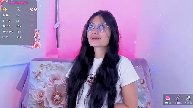 Chat +18 de NayeCloud ao vivo