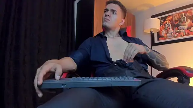 ALPHA_DOMINUS_ élő XXX-chatje