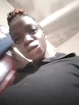 shape30 Adlı Modelin Canlı XXX Sohbeti