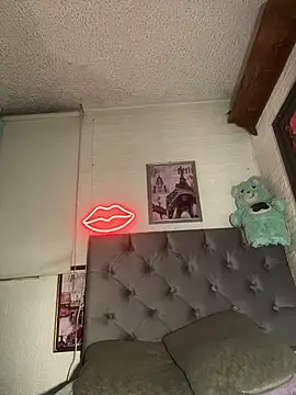 SALOME_KORLAND élő XXX-chatje