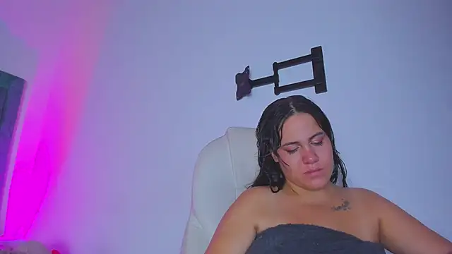 ScarlettFox0 Adlı Modelin Canlı XXX Sohbeti