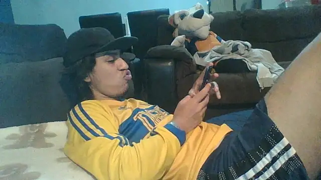 Chat XXX en directo de AlexAlejandro13