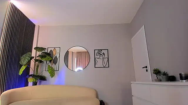 HottieLillyXXX's Live XXX Chat