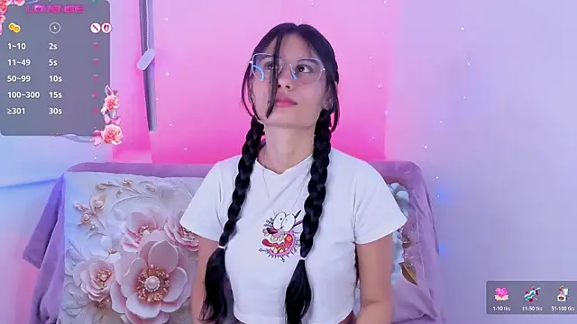 Chat +18 de NayeCloud ao vivo