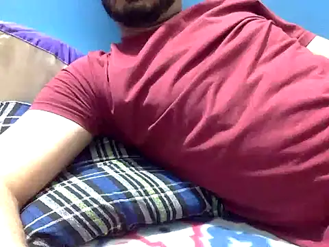 Precumboner: διαδικτυακό σόου στην κάμερα