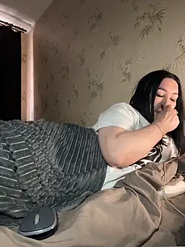 Naughtbaby_2025 Adlı Modelin Canlı XXX Sohbeti