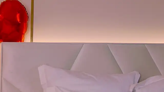 XXX chat uživo modela MiaMarlow