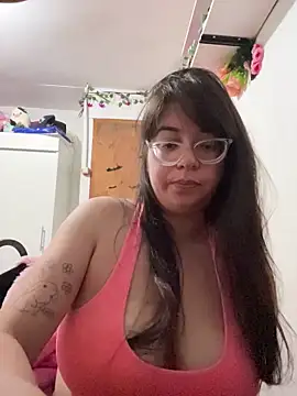 Show modela indiegirl666 na web-kameri