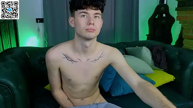 Cute_Mike: διαδικτυακό σόου στην κάμερα