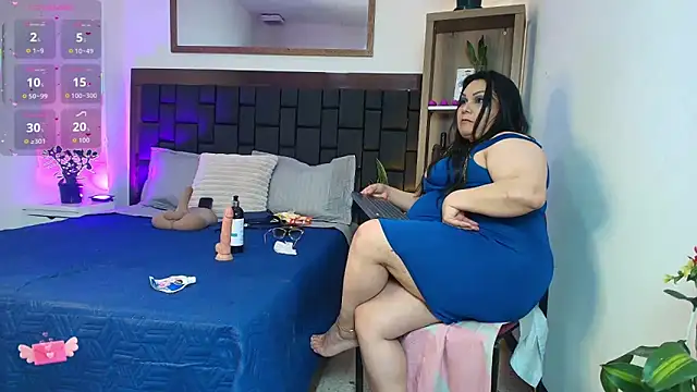 EllenaBoobs_ élő XXX-chatje