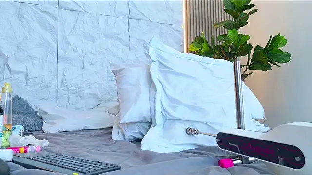 Chatroom XXX en direct de Brenda-Rosse