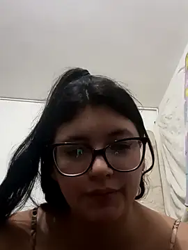 Chat +18 de Dahlia-Rose ao vivo