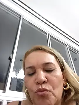 Chatroom XXX en direct de charlotte_milf30