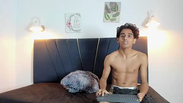 Show de lio18_cum na webcam