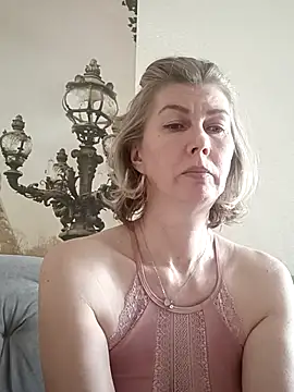 stellahere8's Live XXX Chat