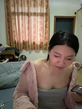 xiiuuff18 Live XXX-chat