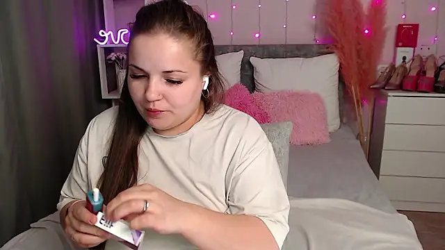 Crazyy_girl_ লাইভ XXX চ্যাট