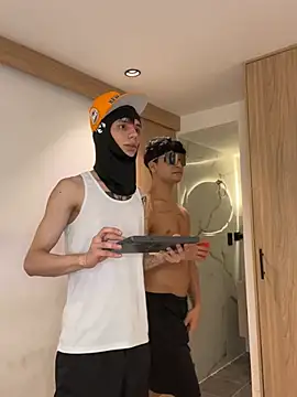 Chatroom XXX en direct de TheBatMansion