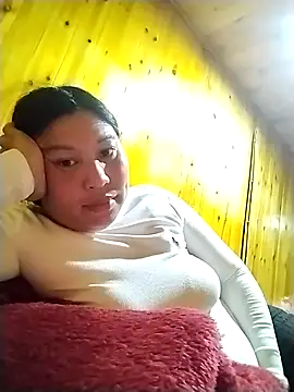 kussecka élő XXX-chatje