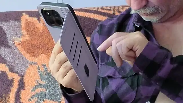 cumloverboyxx69 现场XXX聊天