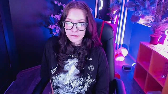 دردشة Emily_tender الجنسية المباشرة