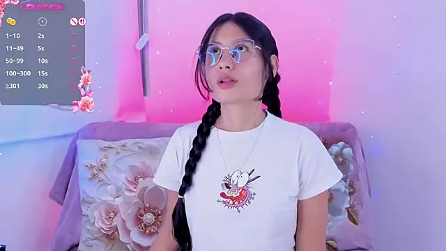 NayeCloud's Live XXX Chat