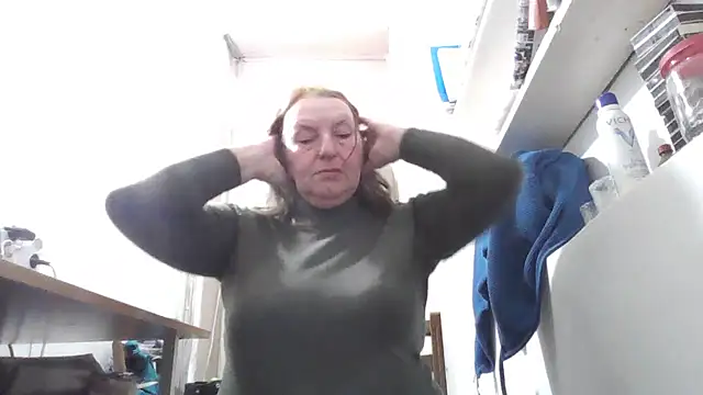 AnnaLive570's Webcam Show