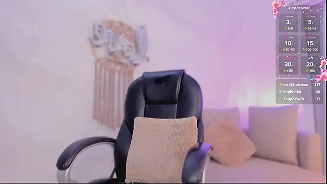 Ginni_charlotte's Live XXX Chat