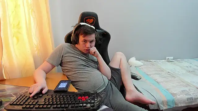 iliaskrislove Adlı Modelin Canlı XXX Sohbeti