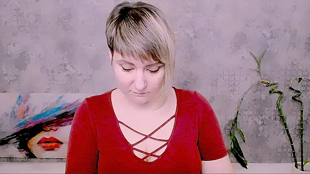 Djullia Live XXX-Chat